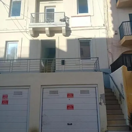 Stylish St Julians 2 Bedroom For Rent In The Centre With Terrace Appartement San Ġiljan