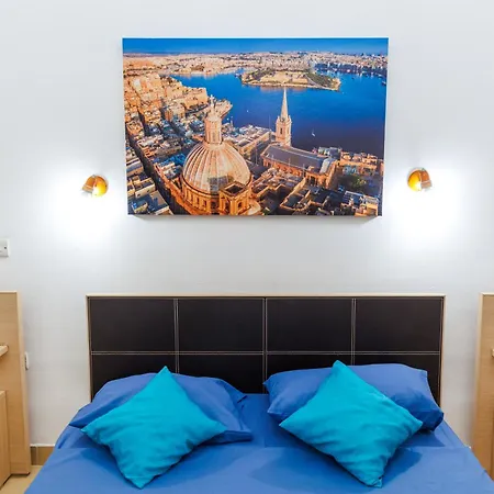 Stylish St Julians 2 Bedroom For Rent In The Centre With Terrace Lejlighed *