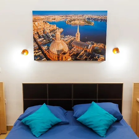 公寓 Stylish St Julians 2 Bedroom For Rent In The Centre With Terrace *